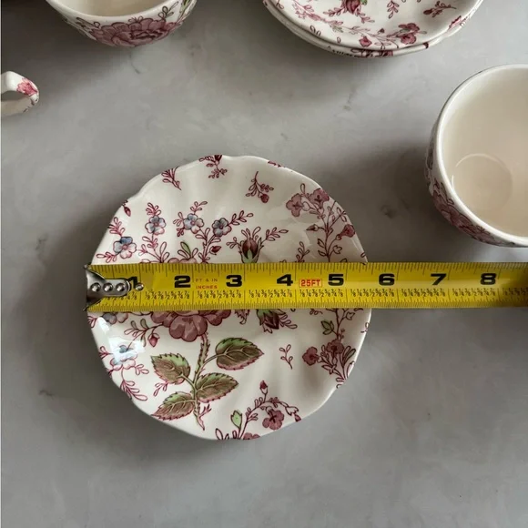 Vintage Johnson Bros. Rose Chintz Tea Cup & Saucer  Made In England Set of 4 - Picture 8 of 9